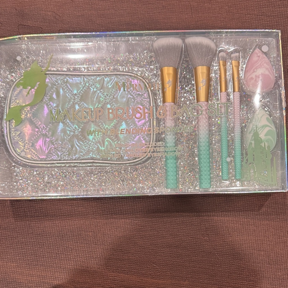 Holographic Mermaid Makeup Brush & Bag Set - Mint Handles